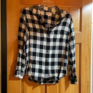 Buffalo Plaid Levi's Button Up l Small